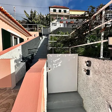 Little Blue Paradise Apartman *